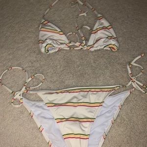 Billabong string bikini